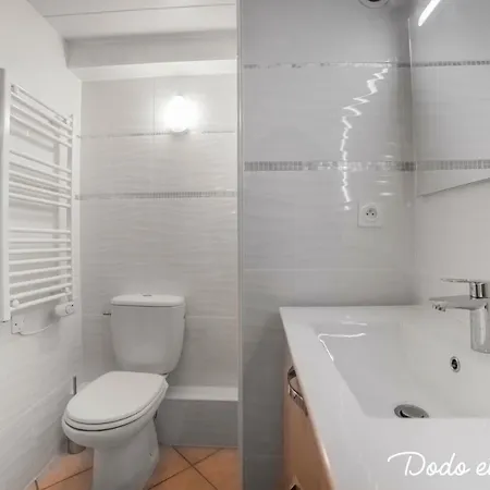 Awesome Flat With Sea View - Dodo Et Tartine דירה טולון