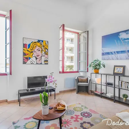 Awesome Flat With Sea View - Dodo Et Tartine * טולון